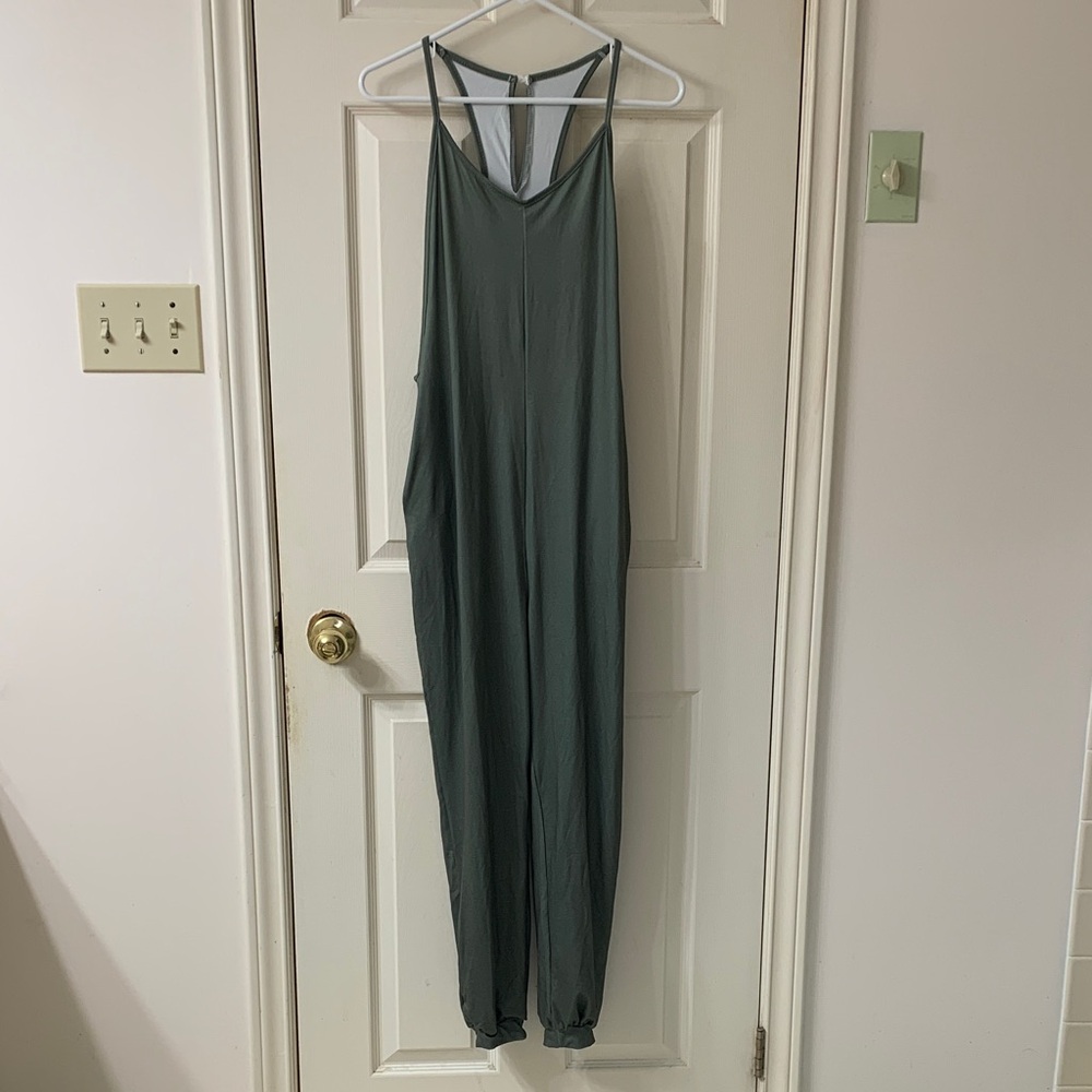 🌷3 for $25🌷Temu, US S, Sage Green Keyhole Back Jumpsuit With Pockets, NWOT